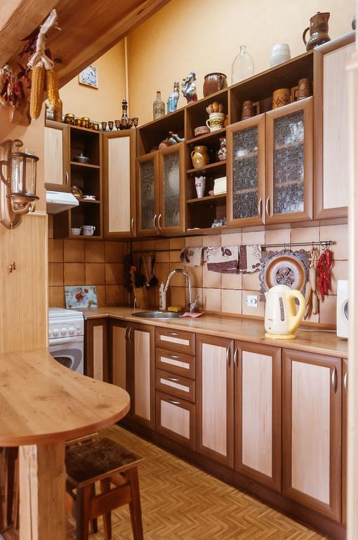Apartment Na Shevchenka 3 Лвив Екстериор снимка
