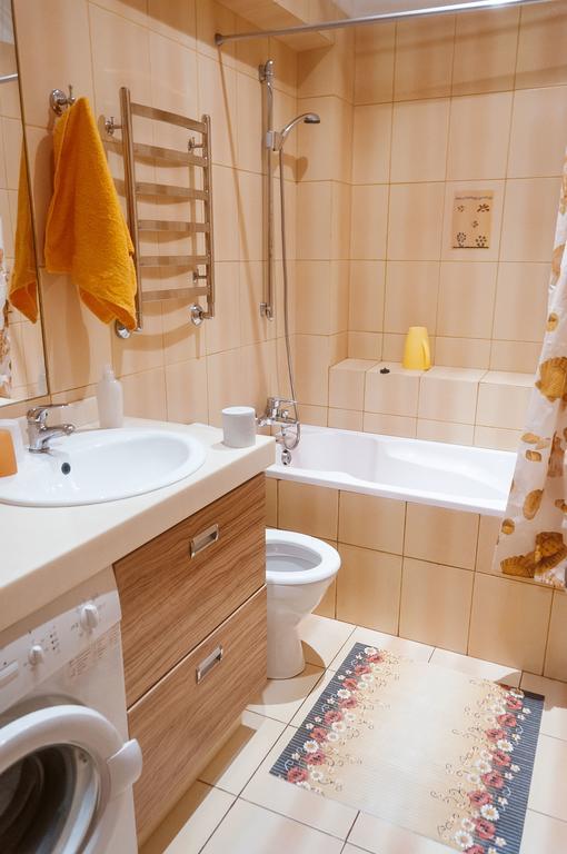 Apartment Na Shevchenka 3 Лвив Екстериор снимка