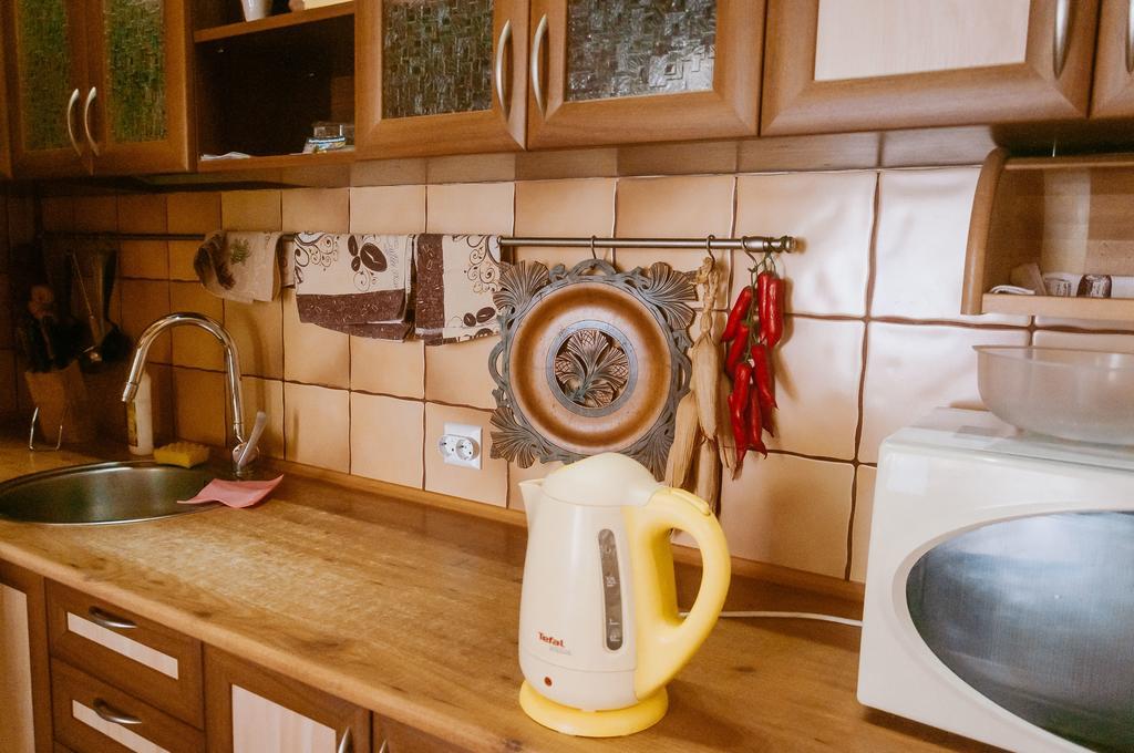 Apartment Na Shevchenka 3 Лвив Екстериор снимка
